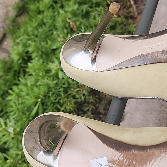 SALVATORE FERRAGAMO suede peep toe heels Size 6 - Picture 10 of 13